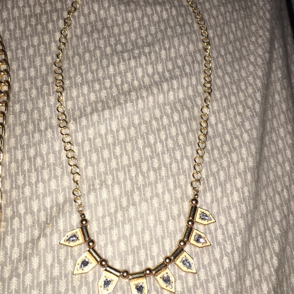2 gold necklaces. - Picture 3 of 5